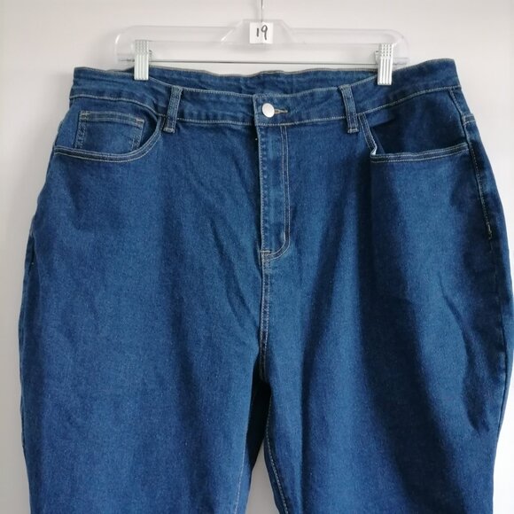 NWT Shein Womens Denim Blue High Rise Raw Hem Modern Look Flare Jeans Size 4XL - Picture 2 of 8